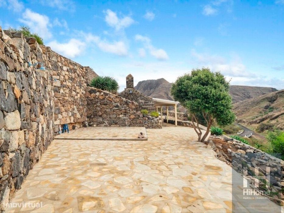Um Refúgio Exclusivo no Coração da Natureza - Porto Santo