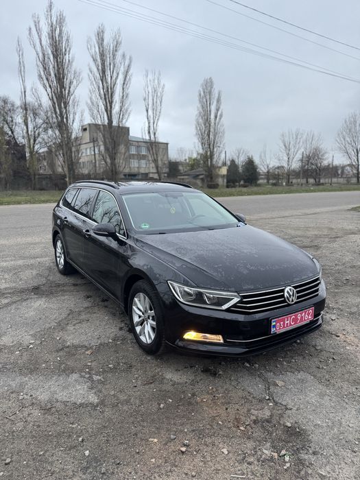 Свіжопригнаний, розмитнений та готовий до першої постановки на облік.
Авто в дуже гарному технічному та візуальному стані.
Кузов авто в рідній фарбі.
2015 рік. В авто є адаптивний круїз контроль, підігрів сидінь, трьох зонний клімант контроль, передній та задній парктроніки, карти, Bluetooth.
Немає жодних нарікань на роботу двигуна чи коробки, автомат dq250 переключає плано без жодних зауважень. 
Авто приїхало своїм ходом з Німеччини. 
Більш детально за телефоном.