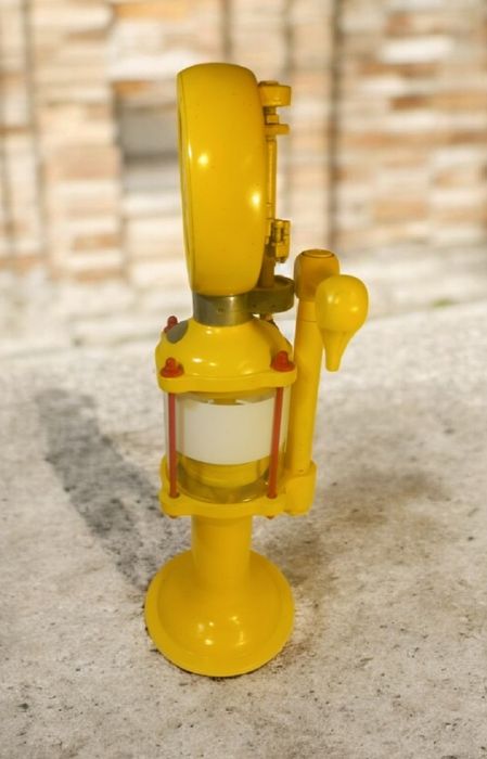 Bomba de azeite, restaurada e modificada.