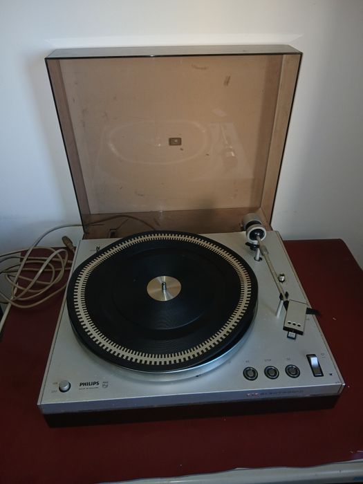 Gira Discos Philips 212 eletronic