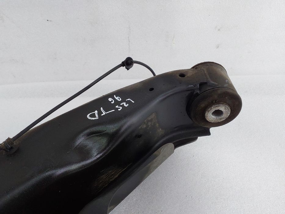 Braço de suspensão trás direito MERCEDES-BENZ Vito (W447)