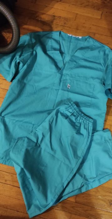 Медицинский костюм