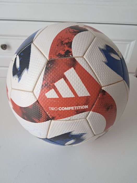 Piłka nożna adidas Tiro Competition r.4