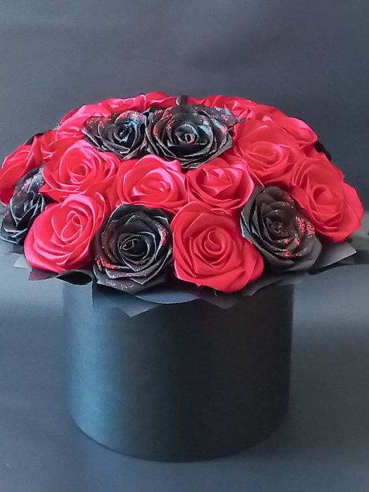 Квіти з атласної стрічки