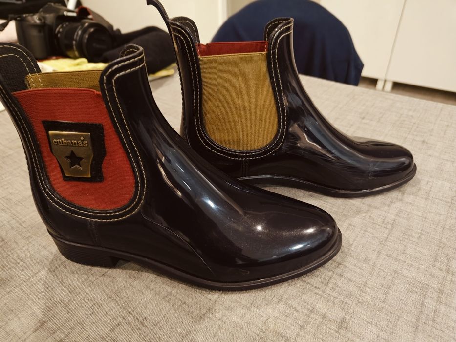 Botas da marca Cubanas