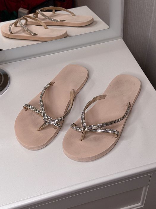 Klapki letnie 41 plażowe beżowe japonki błyszczące