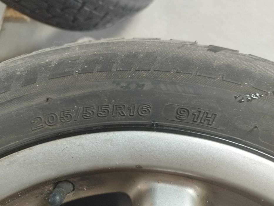 4 rodas Audi de 16 polegadas ( pneus e jantes )