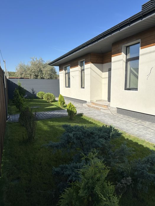 Продам новый дом в Новоалександровке