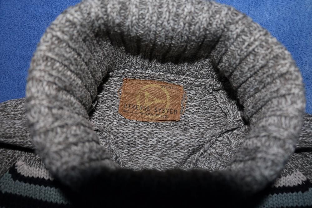 DIVERSE - ciepły sweter golf r. S