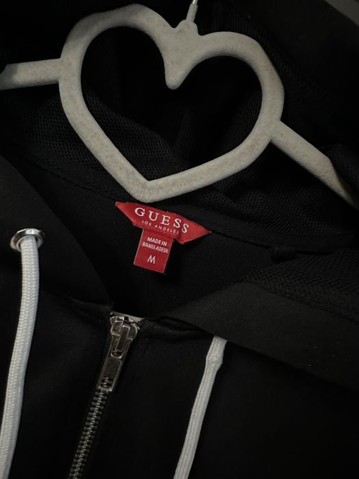 Оригінальний спортивний костюм Guess