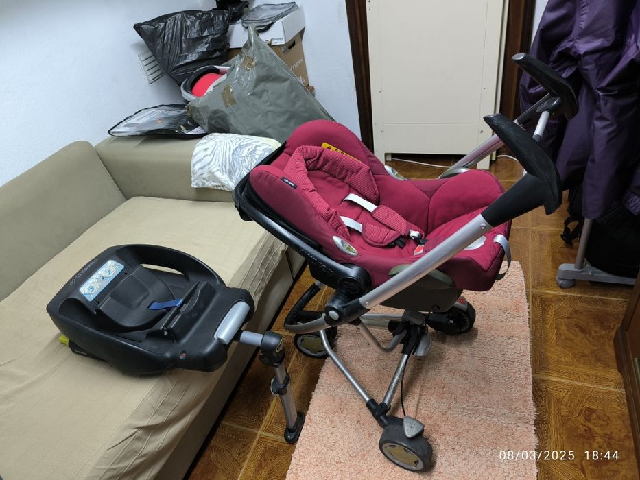 Carrinho bebé maxi cosi fácil de arrumar