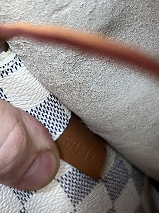 Сумка кожаная на длинном ремне Louis Vuitton оригинал номерная