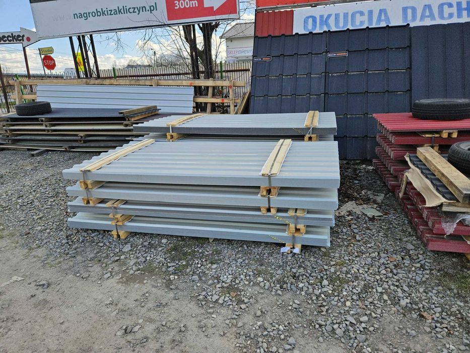 blacha trapez dachowa trapezowa od ręki na placu