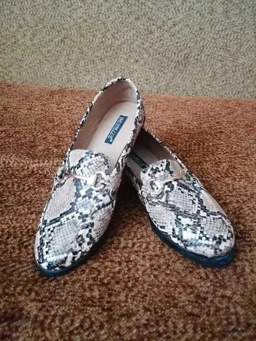 Buty imitacja skóry węża, Nowe, rozmiar 37