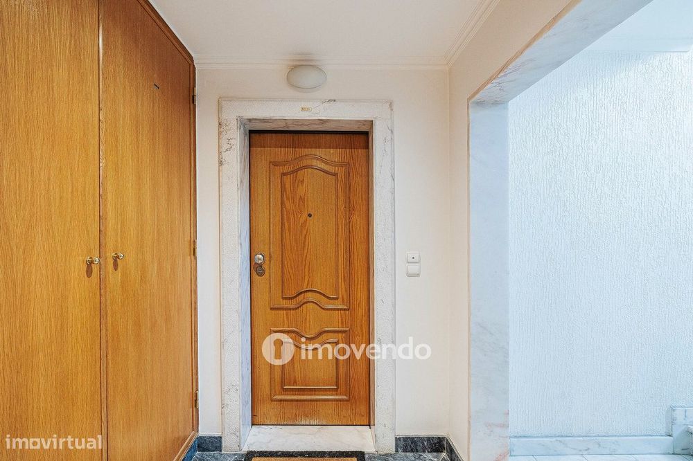 Apartamento T4 exclusivo, com estacionamento e terraço, em Belém