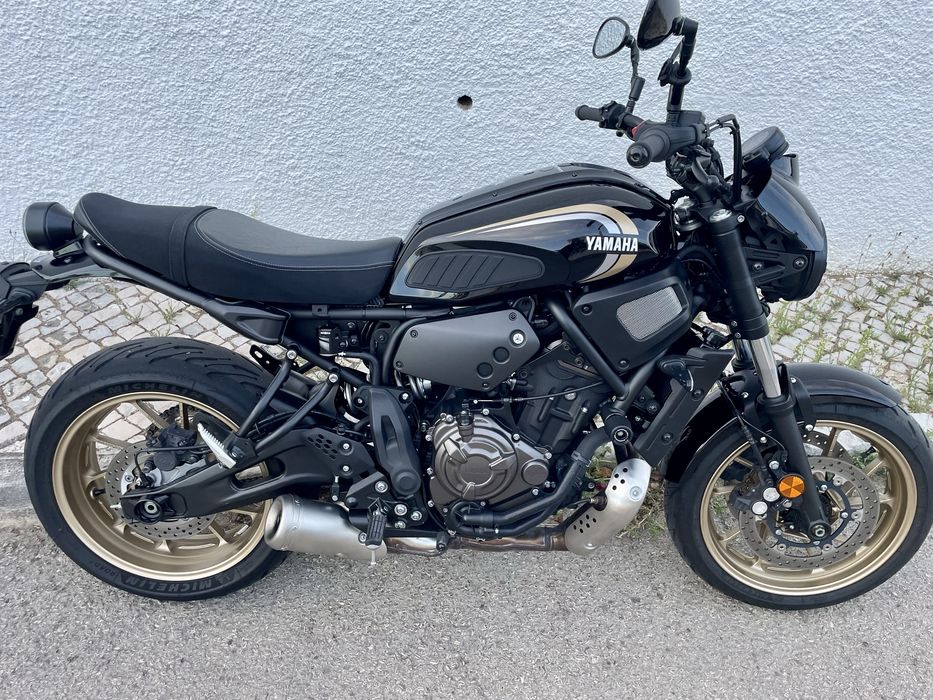 Yamaha xsr 700 de 2023 com 6 mi km nova