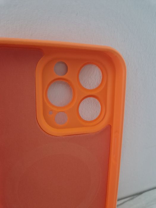 TEL PROTECT MagSilicone Case do Iphone 15 Pro Pomarańczowy