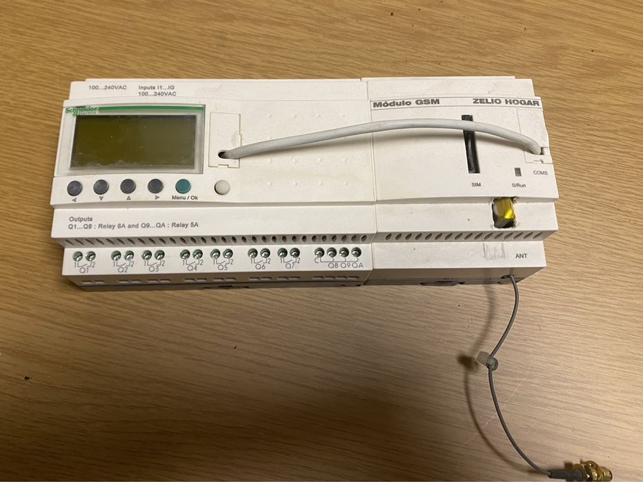 Domotica Schneider Electric com ecran tactil Zelio