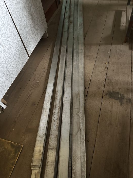 Полоса металева 40 на 0,3 , довжина 2,0 та 1,0 м , всього 150 метріа