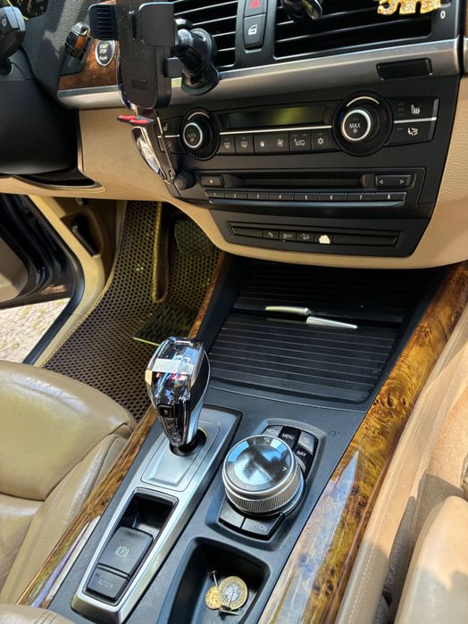 Продам BMW X5e70 m57