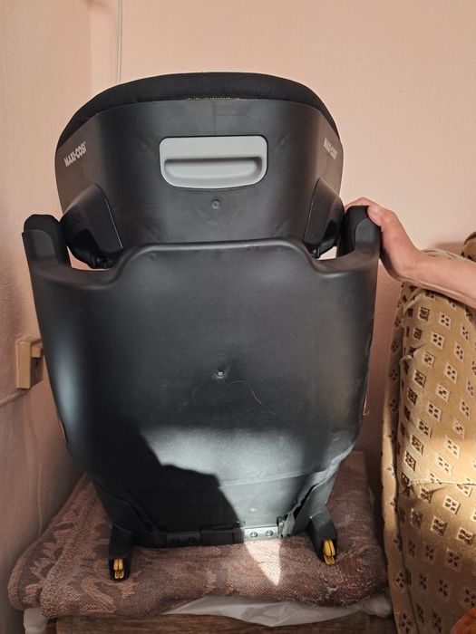 Автокрісло Крісло в машину для дитини Maxi Cosi