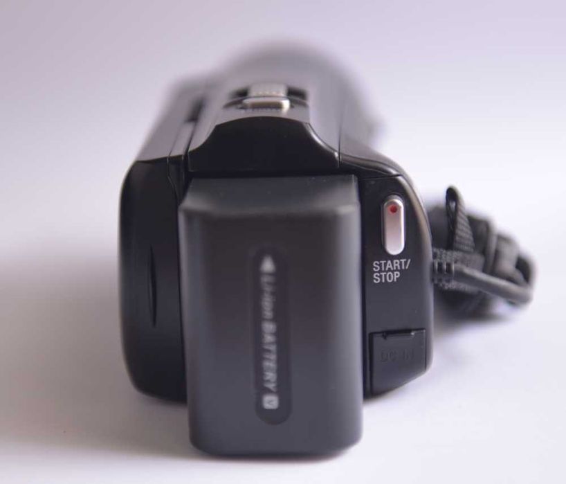 Kamera HD Sony HDR-PJ330 z projektorem Czarna