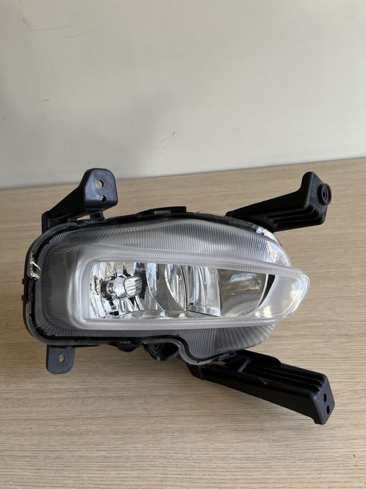 Kia Ceed III halogen przedni prawy 18-