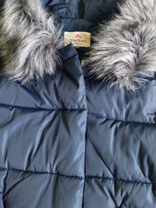 Kurtka zimowa z kolorową podszewką.