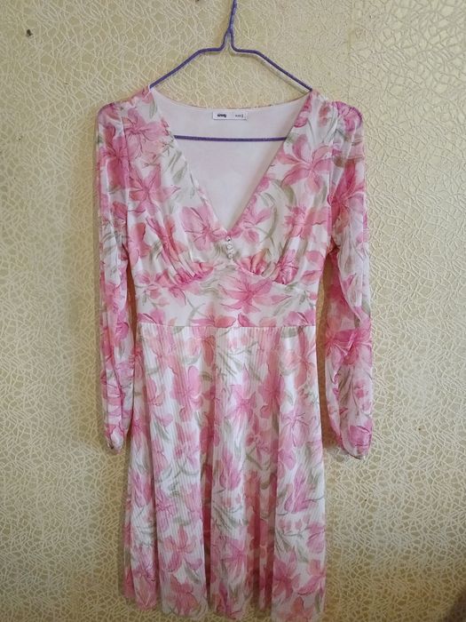 Жіноча літня сукня