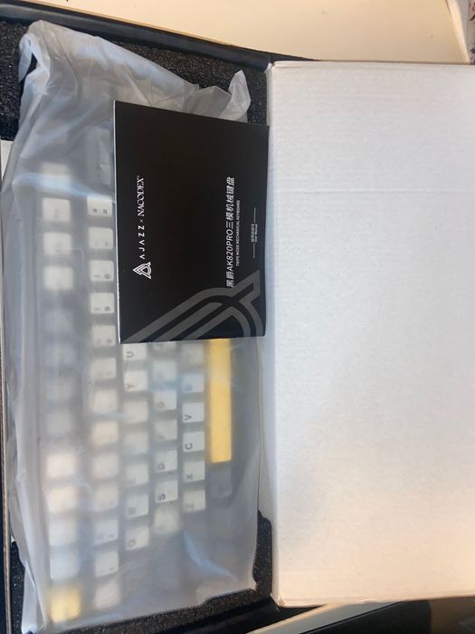 Teclado Gamer Mecânico:  Ajazz Ak820 Pro  Cabo/Bluetooth/2.4ghz