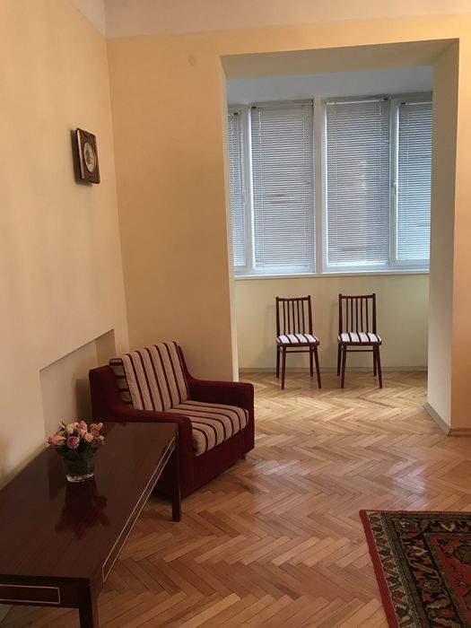 Здам в довгострокову оренду 2-ну квартиру по пр. Волі .