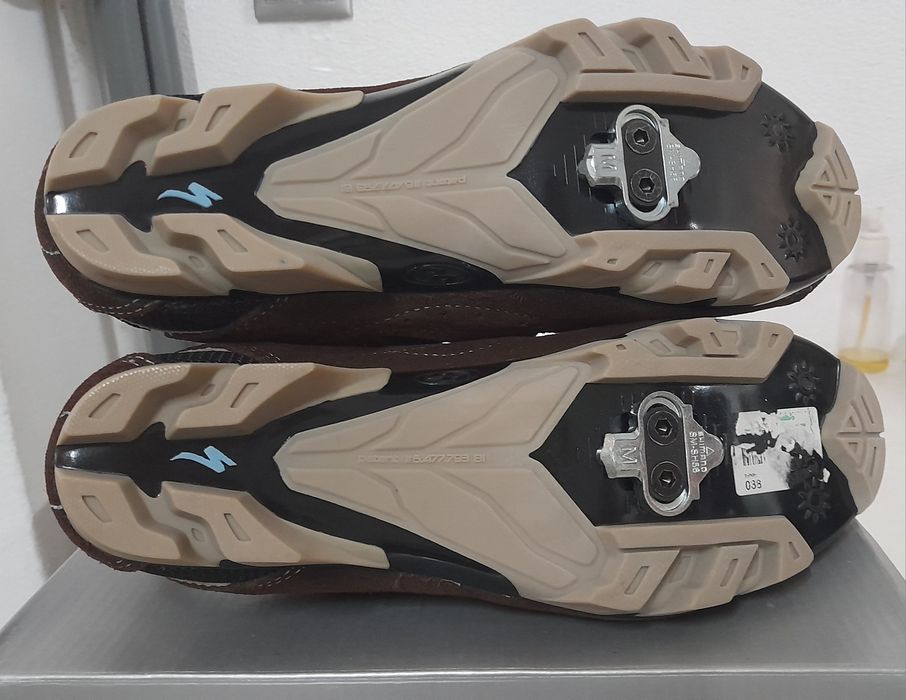 Sapatos de ciclismo para mulher Specialized. NOVO