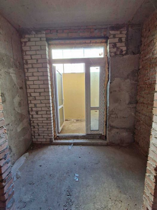 Комерційне приміщення 27,5 м2 в с. Щасливе ЖК 7*Я