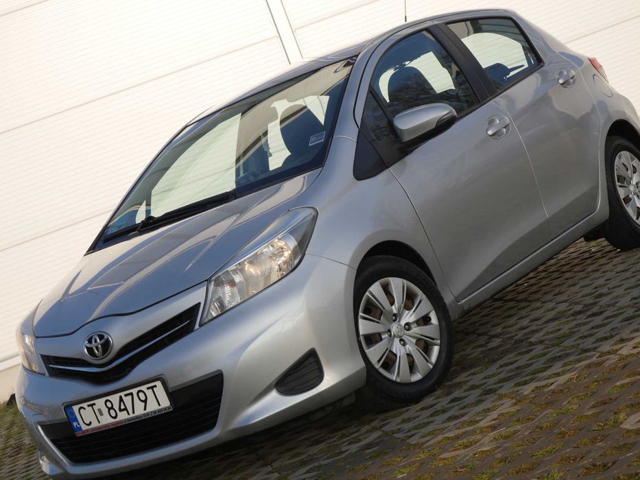 Toyota Yaris 1.4 D * SALON POLSKA * KLIMA 2 komplety opon