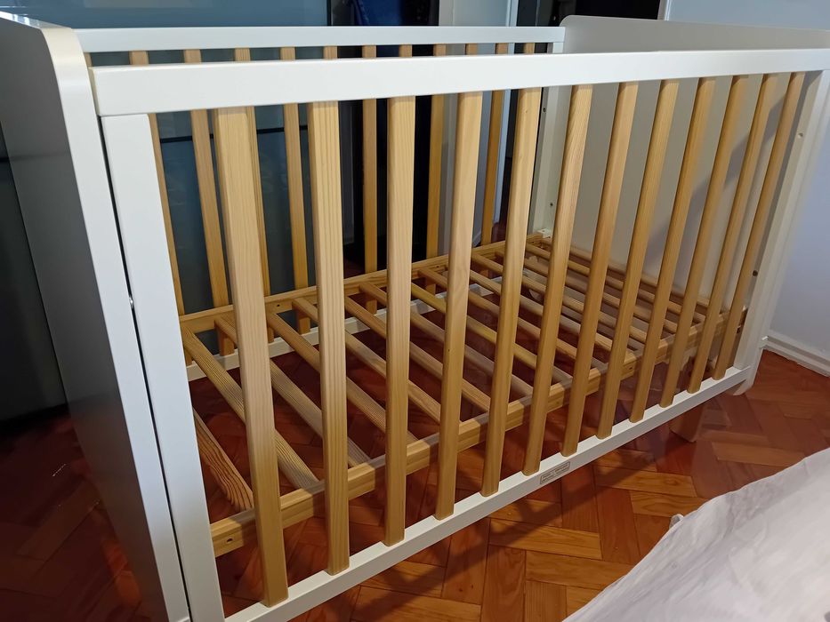 Berço (TRAMA) + Colchão (IKEA) + Protetor Berço (IKEA)