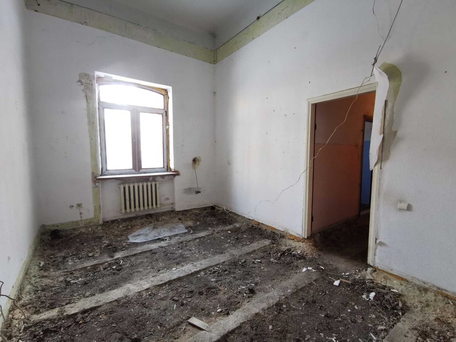 ПРОДАЖ офісного приміщення  в центрі м. Луцька