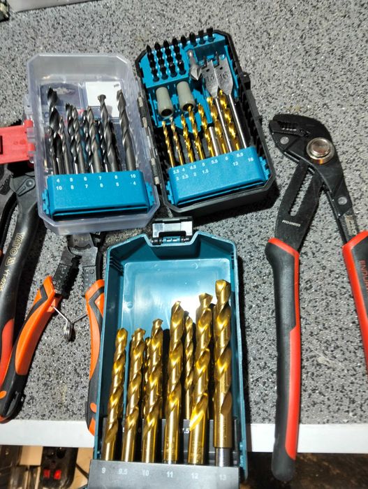 Komplet wierteł 25szt drewno metal pcv Erbauer  zestaw bitów kluczy