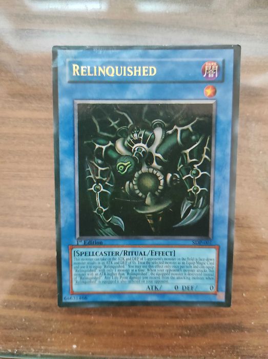Carta Yu-Gi-Oh! Relinquished SDP-001 1st Edition Holográfica