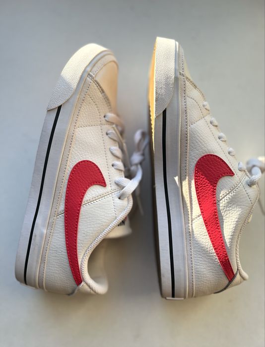 Жіночі кросівки кеди Nike Court Legacy