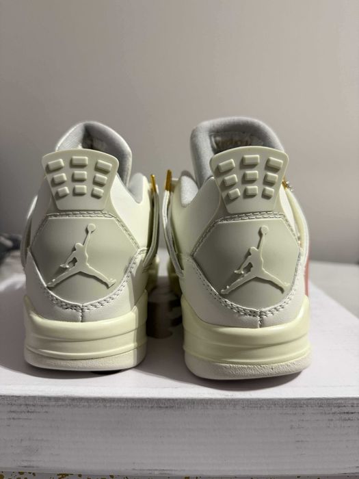 Air Jordan 4 Retro kremowe