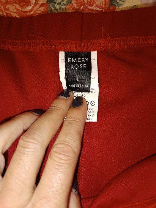 Calções desportivos vermelhos