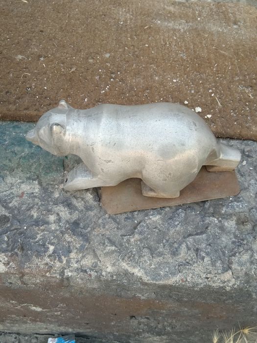 Медведь на капот