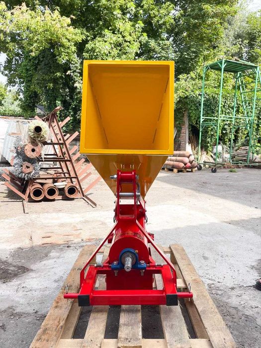 Подрібнювач гілок. Измельчитель веток на трактор