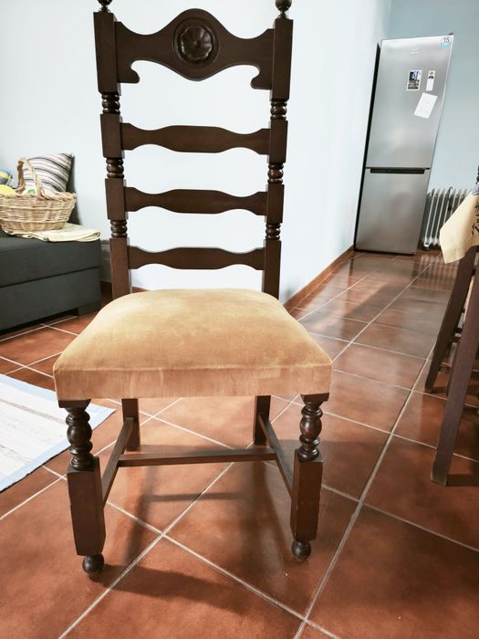 Mesa antiga + 8 cadeiras