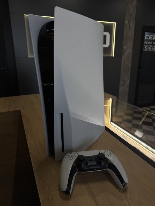 Продаж ігрової консолі Sony PlayStation 5 (з дисководом)