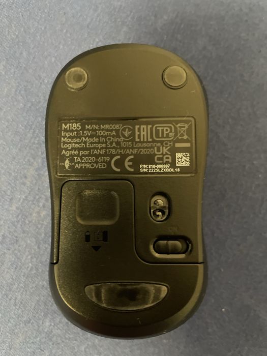 Myszka Logitech M185 Czarno-czerwony