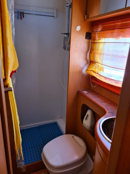 Vendo  Autocaravana - 6 lugares