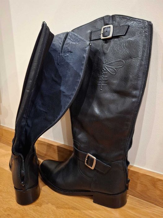 Bota em pele de cano alto preta 37