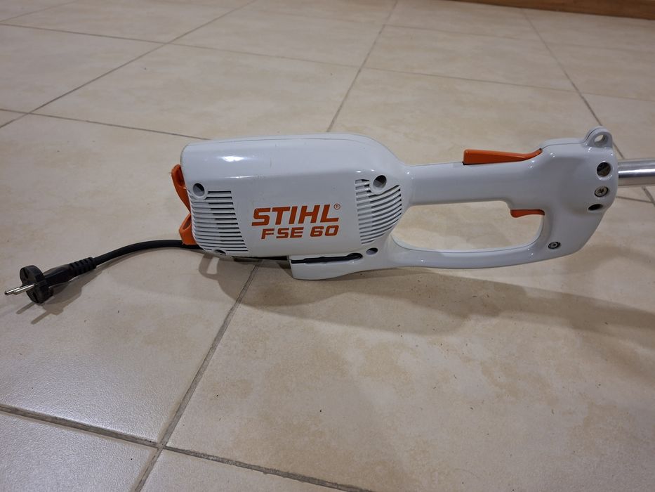 Aparador de relva elétrico STIHL FSE 60 Autocut e oferta de fio
