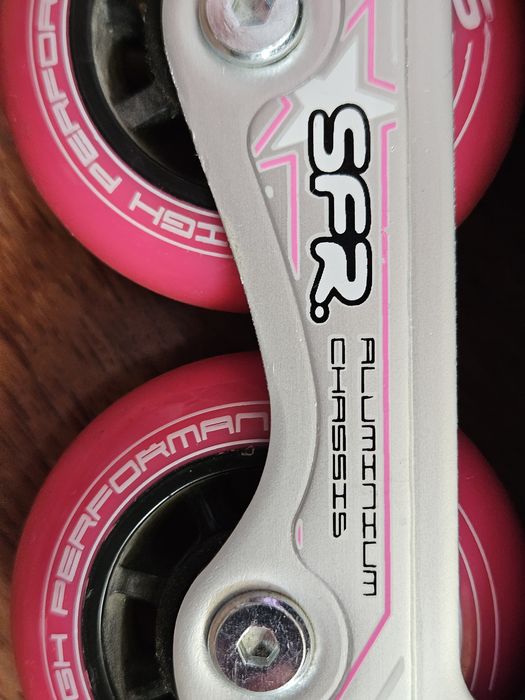 Rolki SFR Pulsar regulowane 30,5-34 ABEC -7 stan bardzo dobry